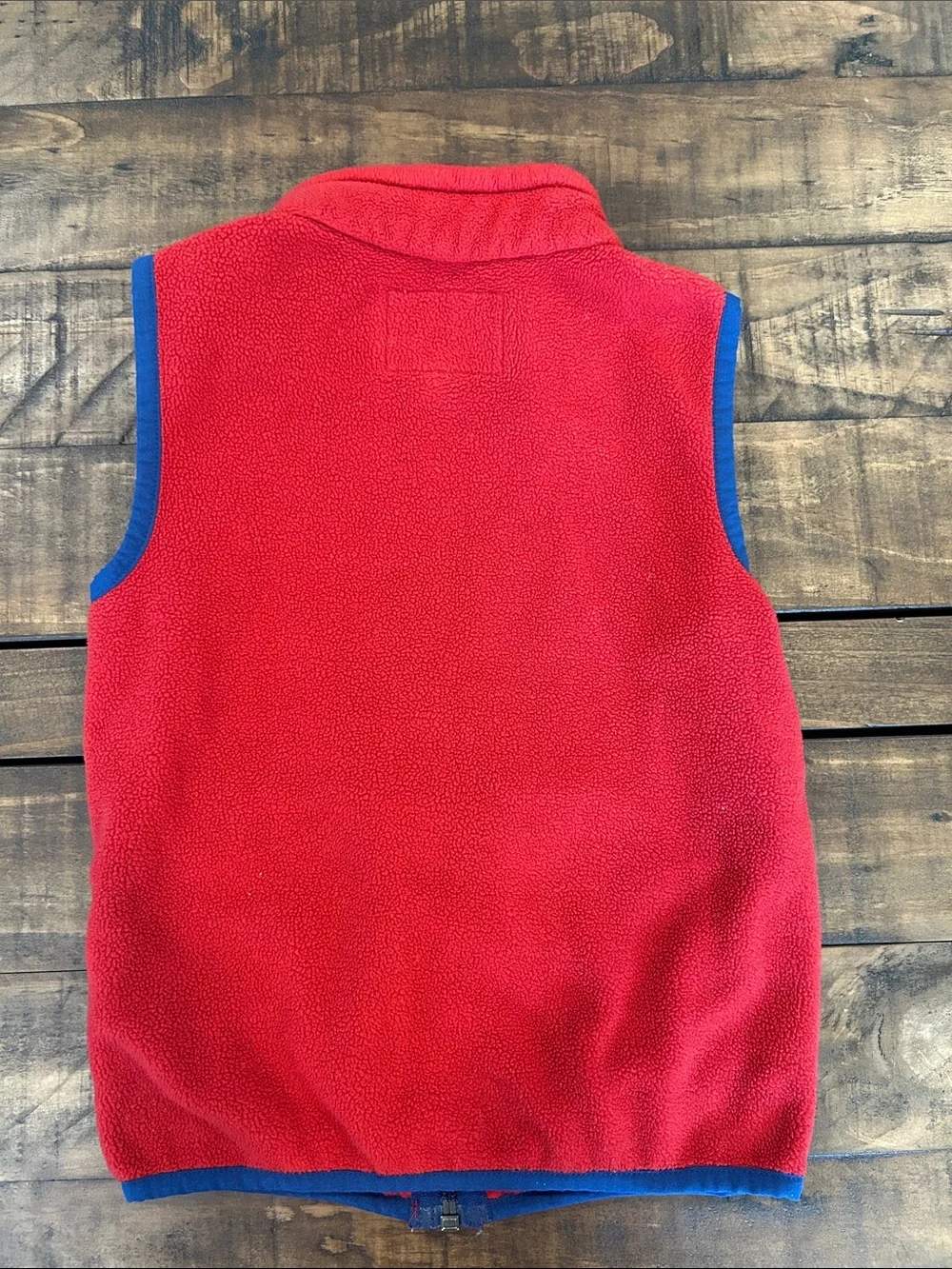 Amazon Essentials 3-4Y Red Fleece Vest with Blue Trim for Kids